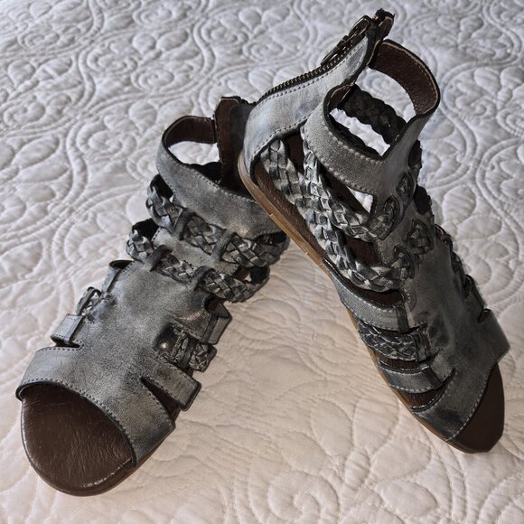 ROAN "Willa" Leather Gladiator Zip Up Sandals in a Misses size 6, fits 6.5 or 7 - Picture 2 of 9